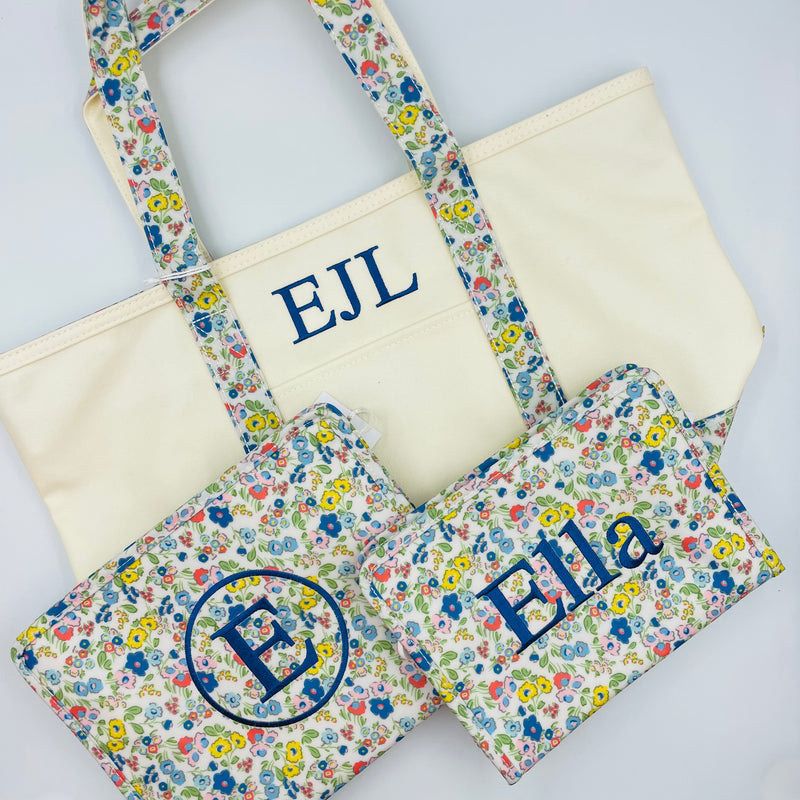 Rain or Shine Tote - Posies Trim